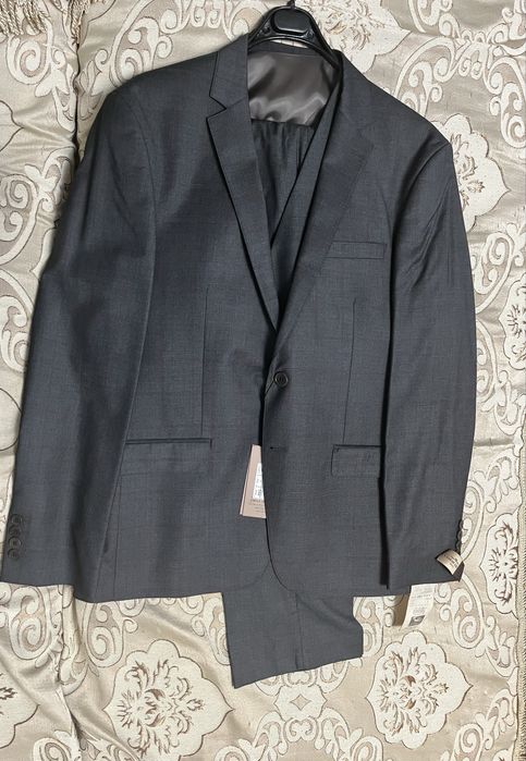 Продам костюм тройка