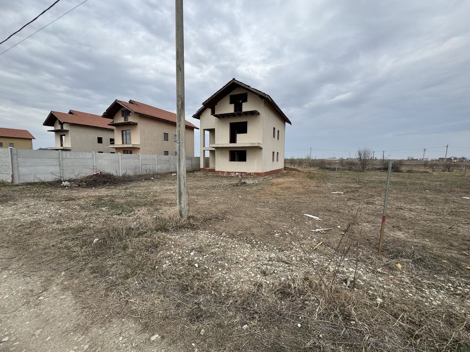 Vand casa zona aeroport