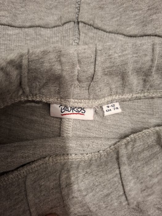 Compleu bebe dinozauri