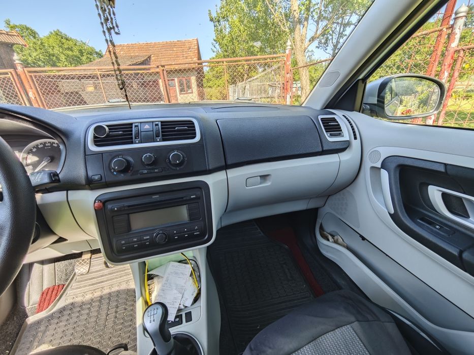 SKODA Fabia 2009 — imagine 4