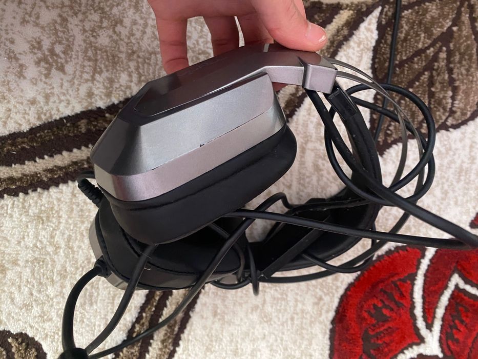 Vând ,căști ,tastatură ,joystick și mousepad