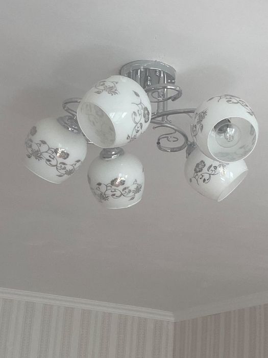 Люстра пятирожковая