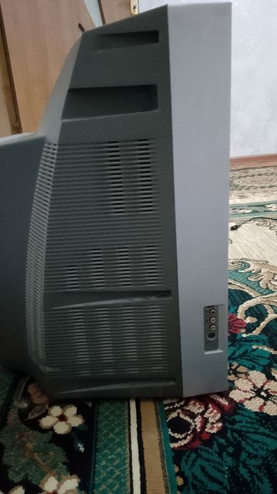 продаетсья тв хороши сост