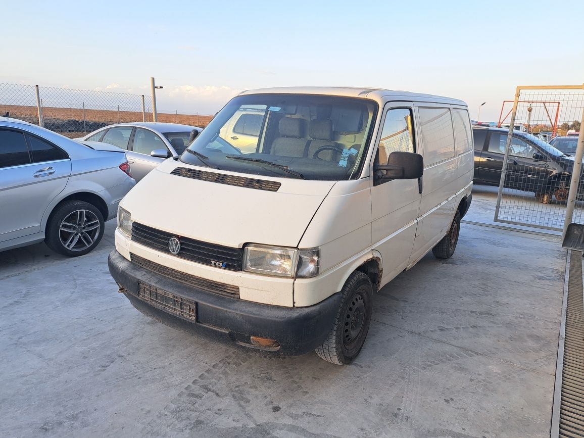 Фолксваген Транспортер VW Т4 2.5 ТДИ НА ЧАСТИ гр. Долни чифлик • OLX.bg