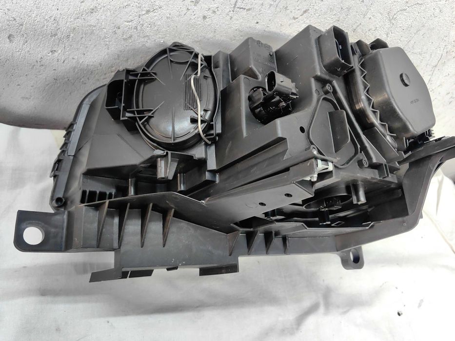Оригинален НОВ фар БМВ Е83  BMW X3 E83  Feis Dynamic D1s