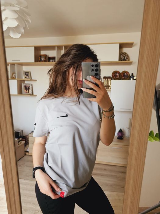 Tricouri Nike,alb și gri