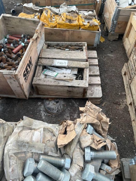 Метизы болты разного диаметра