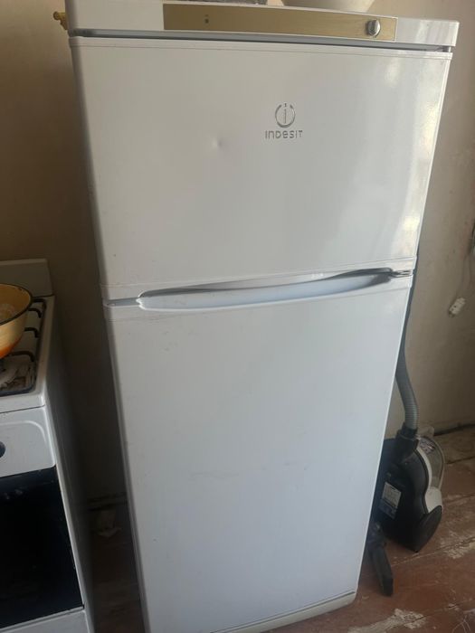 продам холодильник б/у