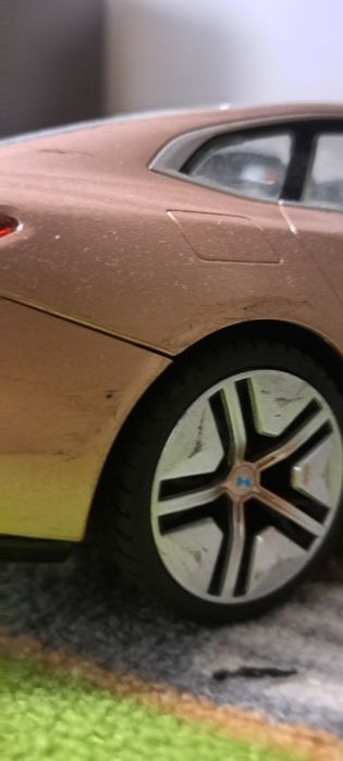 Bmw i4 în stare destul de buna scara 1.14
