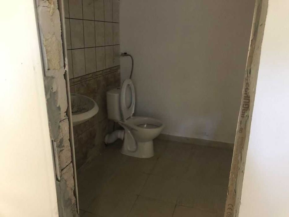 Дава се под наем Промишлена сграда в Пловдив, Младежки Хълм - 100 кв.м за 331.5 € - Снимка #2