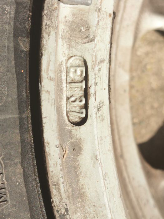 Джанти 15'' 4бр. OZ 4x100 (7Jx15H2 - ET37) със зимни гуми 195/60/15