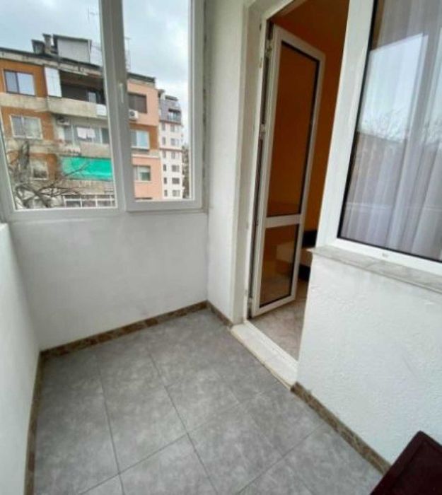 Продава се Едностаен апартамент в Пловдив, Център - 34 кв.м за 1442 €/кв.м - Снимка #9