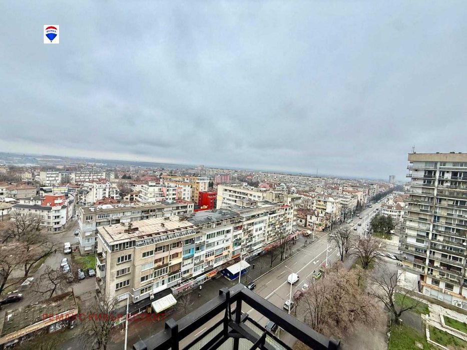 Продава се Тристаен апартамент в Русе, Широк център - 88 кв.м за 521 €/кв.м - Снимка #12