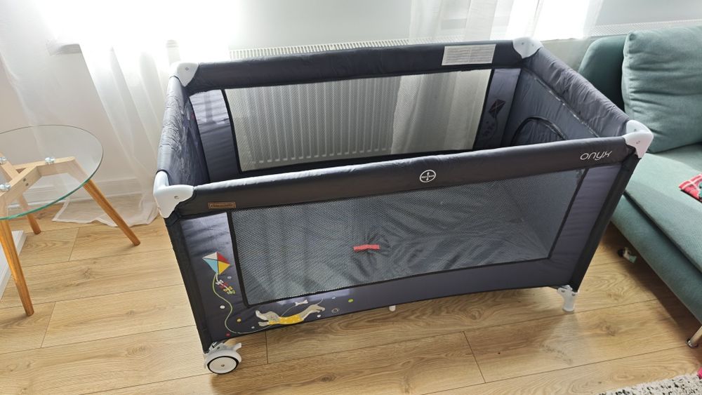 Vând pătuț copii Chipolino Onyx portabil produs că nou