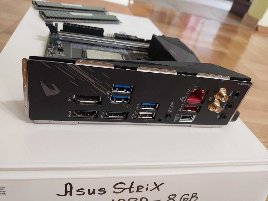 AMD Ryzen 7 3700X + Gigabyte B550i Aorus Pro AX Wi-Fi