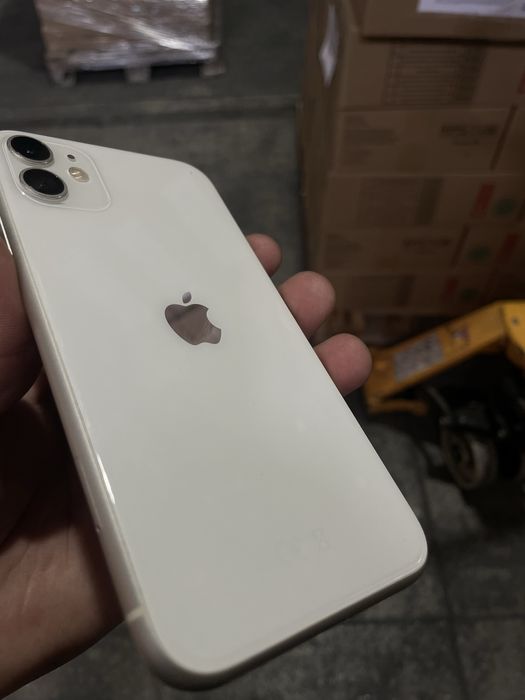 Iphone 11 с хорошем состаение