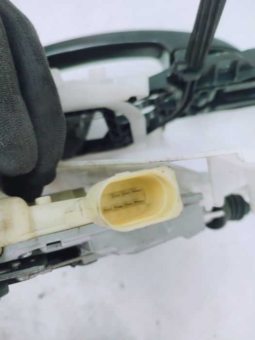 Broasca incuietoare dreapta spate 3c4839016a Volkswagen VW Passat B7