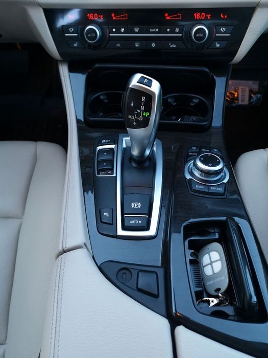 BMW 528i 245 CP/2012