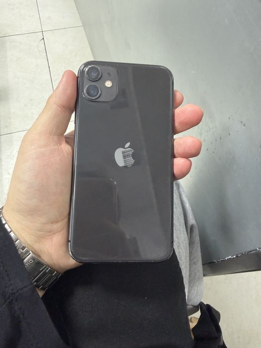 Айфон 11………………….