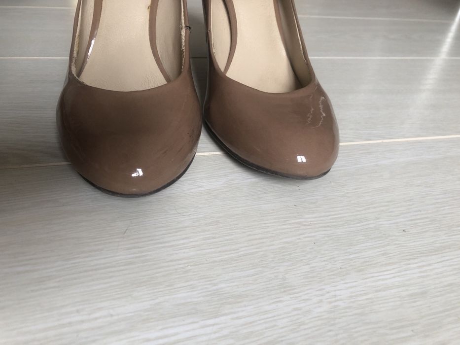 Продам женские туфли