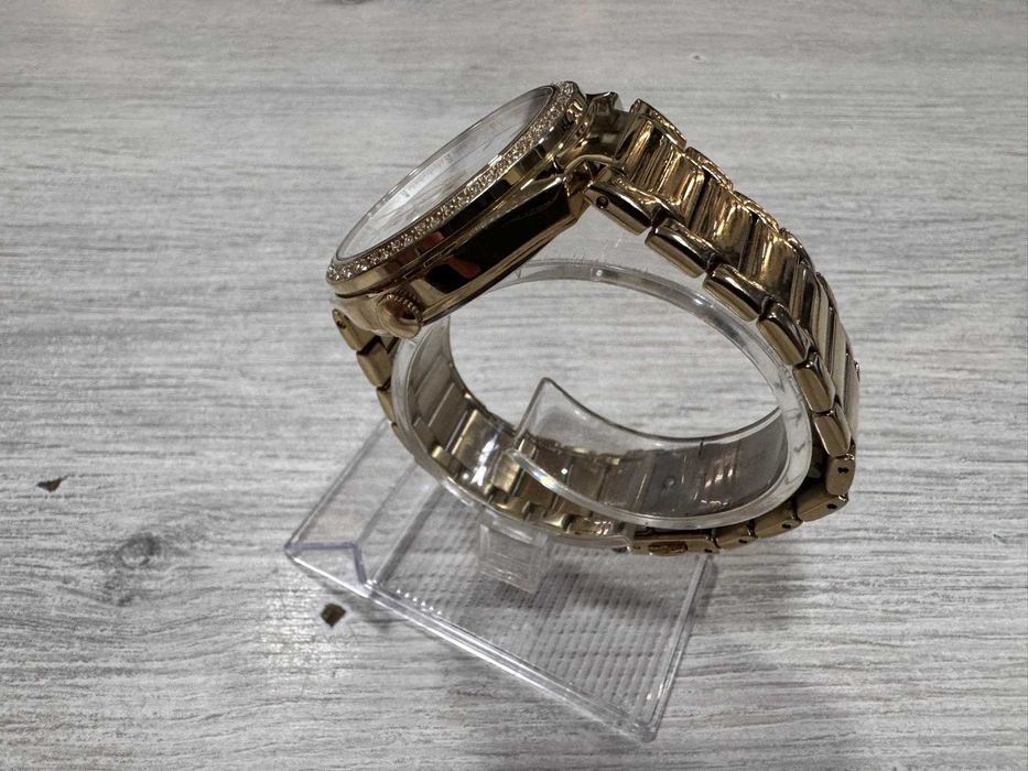 Дамски часовник Fossil Ashtyn BQ3842