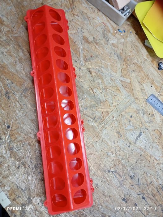 Жужалар учун кормушка 28 тешик мавжуд