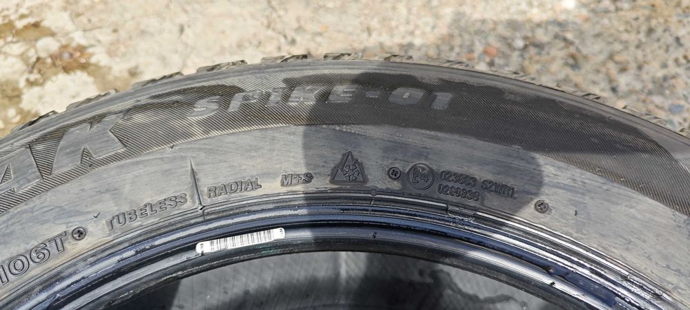 Шины Б/У Зимние 235/60 R17
