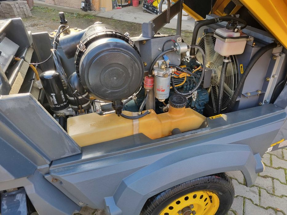 Compresor Atlas Copco XAS 87 si instalatie de sablare cu nisip