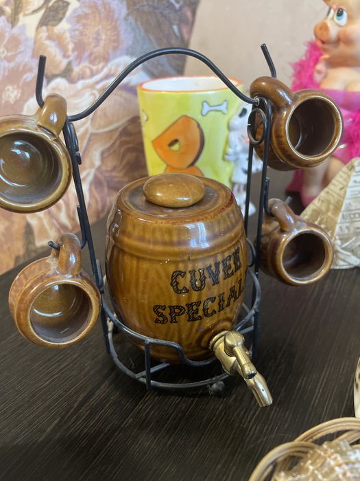 Декор, статуэтки, ракушки, ваза, бокалы