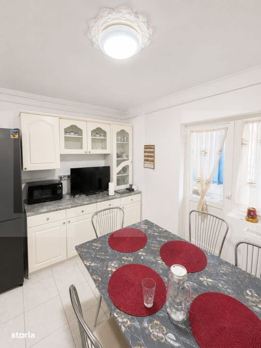 Apartament 3 camere, 67 mp, zona Lipovei