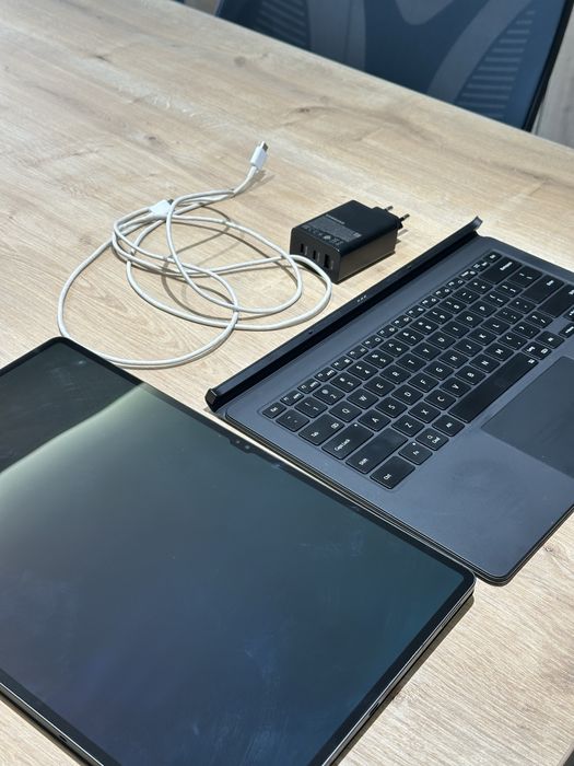 Samsung Galaxy Tab S8 Ultra + Keyboard Cover + 65W зарядно – ТОП състояние