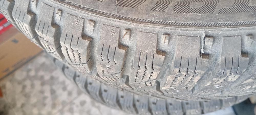 Продам шины диам16