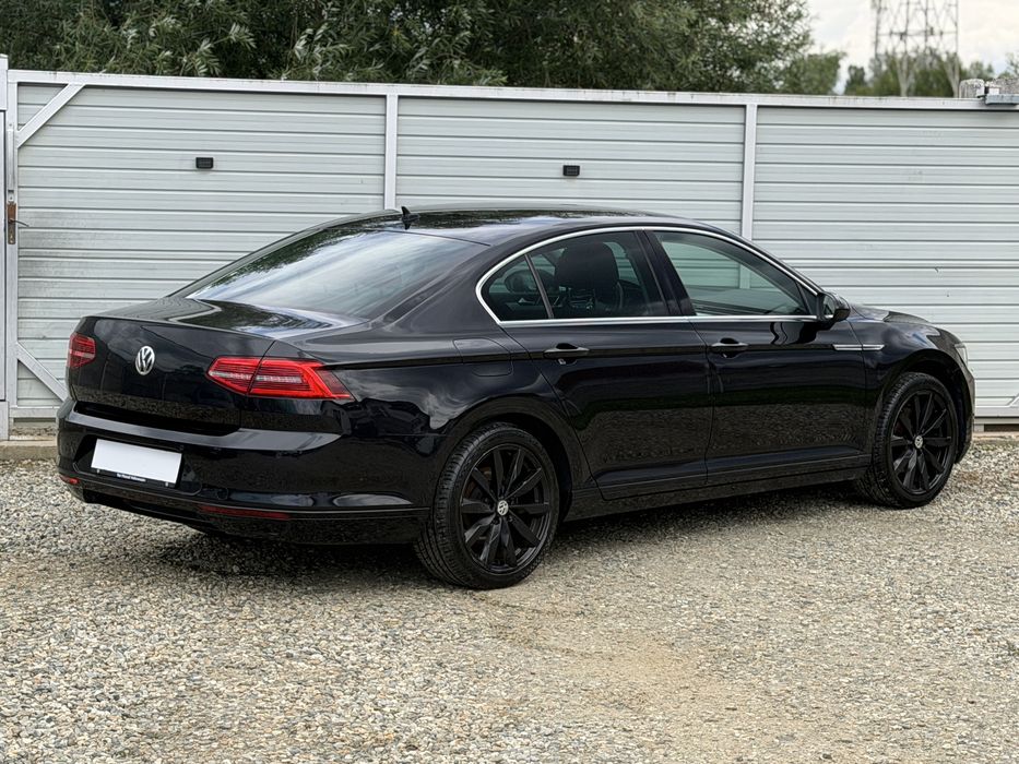 Volkswagen Passat B8  R-Line - 1.4 TSI - 150 CP - Full LED - Navi - Euro 6 -