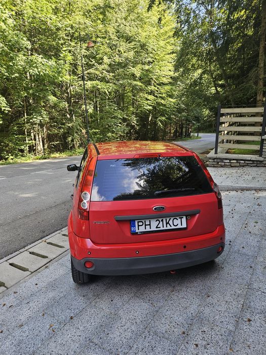 Masina ford fiesta 1.25.