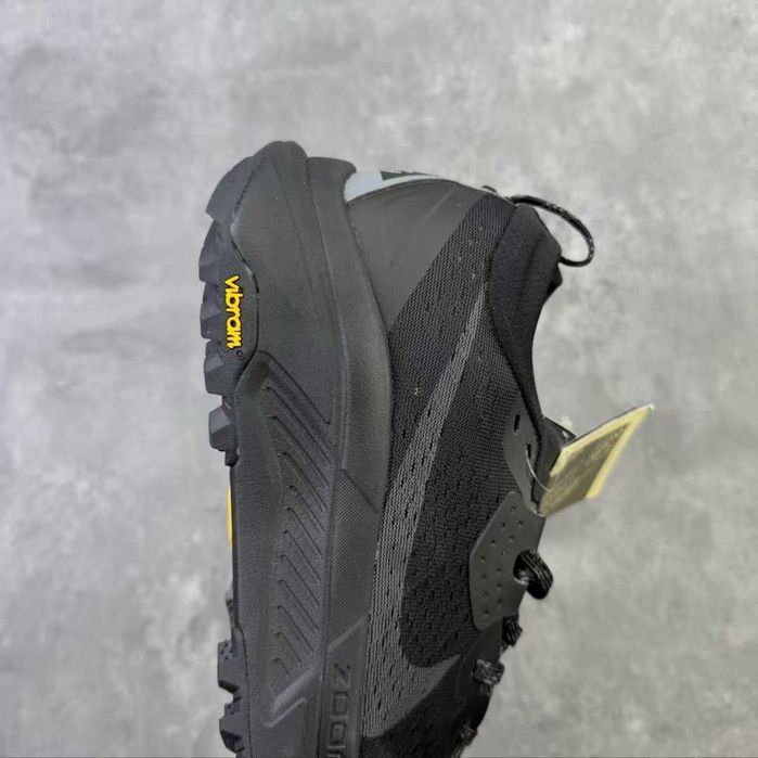 Продавам нови мъжки маратонки Nike ACG Zegama Trail all black