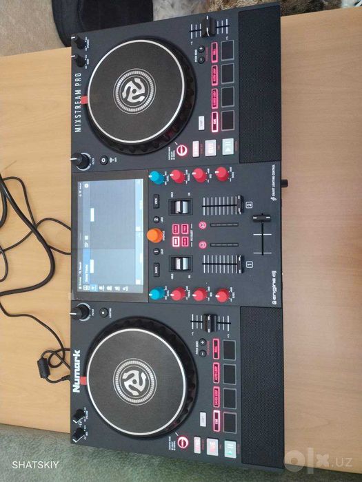 DJ-станция Numark Mixstream Pro