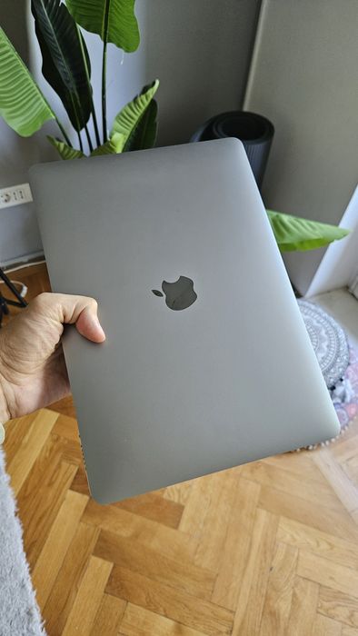 Macbook Air M1 13" 8GB RAM, 256 GB