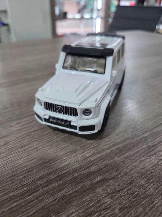 Метален джип Mercedes G class играчка