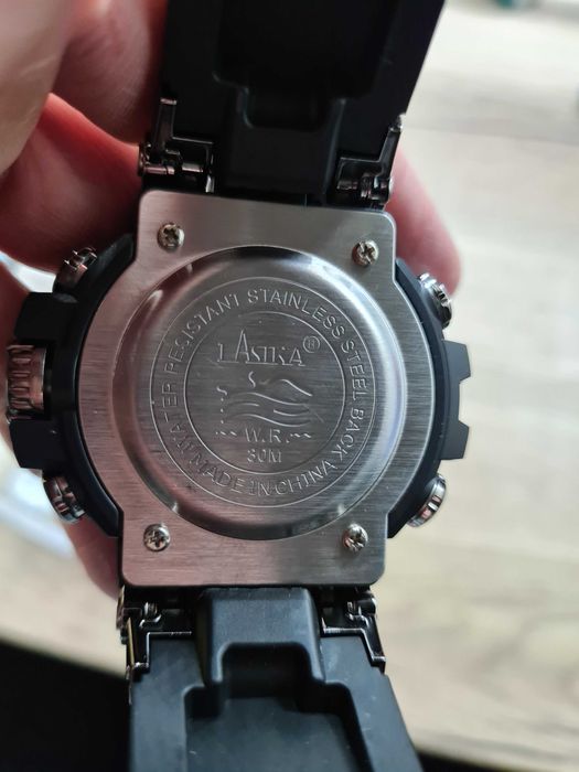 Часовник Lasika водоустойчив