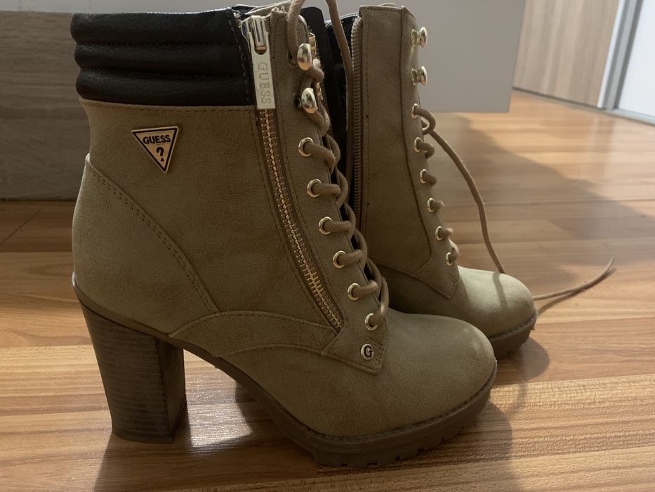 Нови боти Guess -