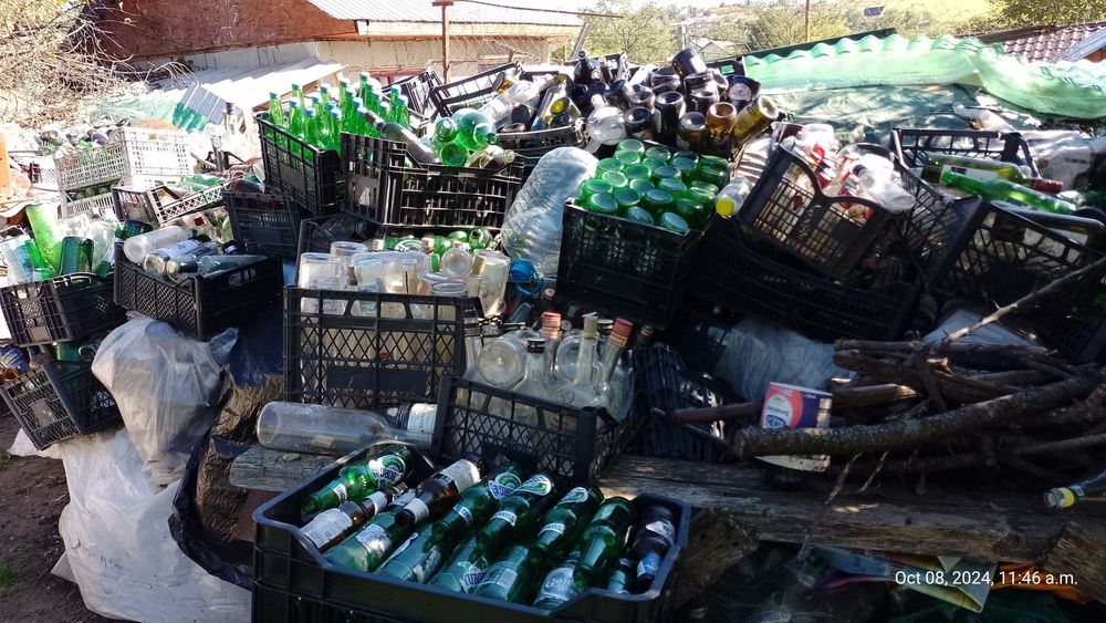 Vând Carton și sticle pentru reciclare