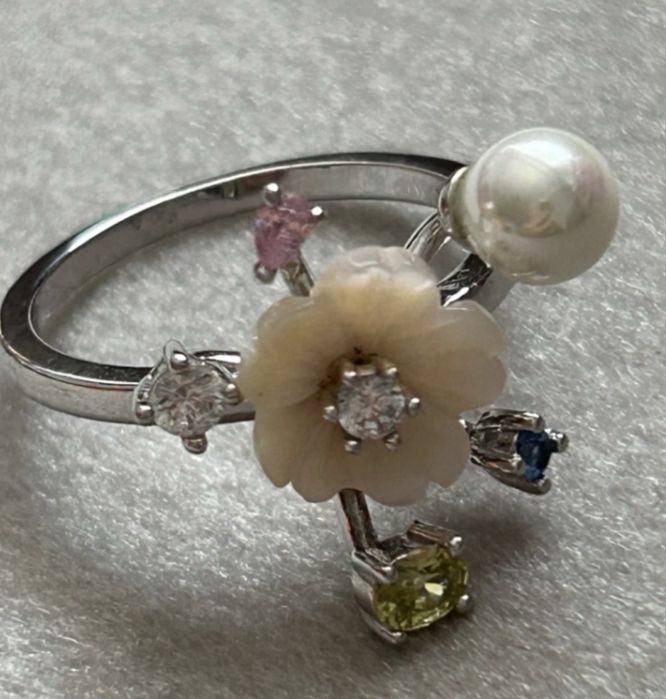 Италиански красив с цвете от седеф