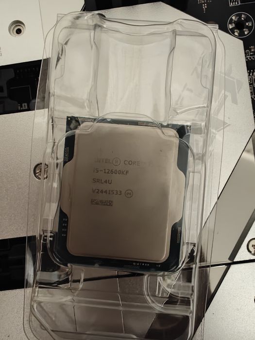 Intel i5 12600kf