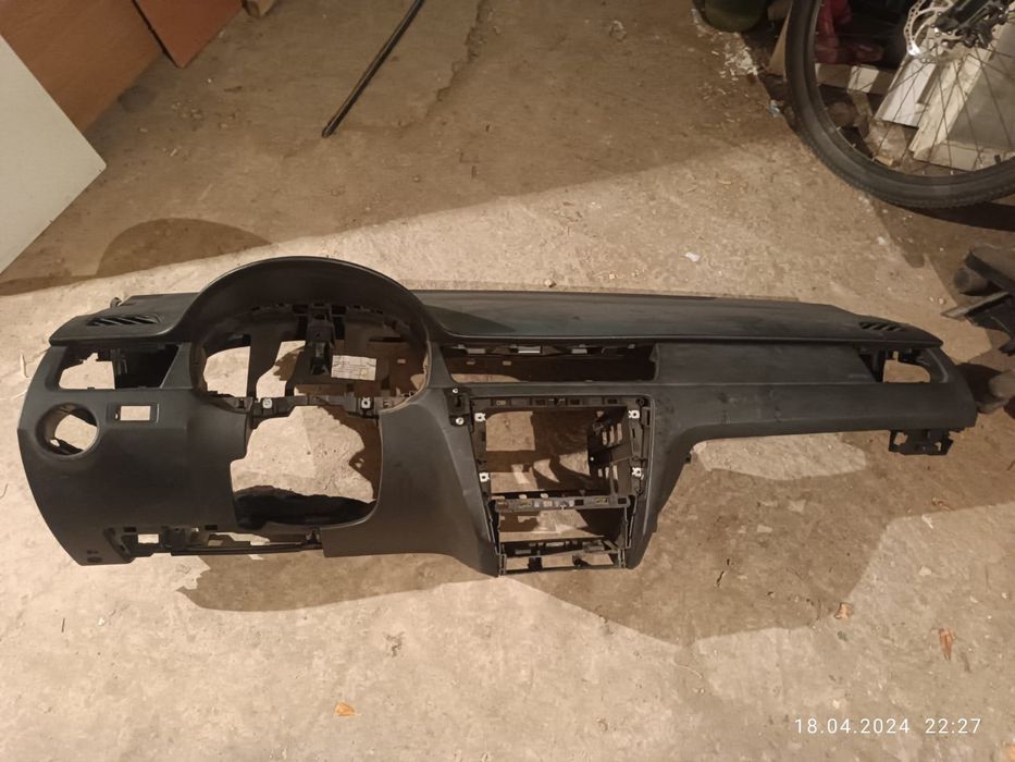 Тарпеда, торпедо, центральная панель потолок Skoda