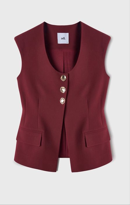 Елегантен комплект от панталон и елек в бордо