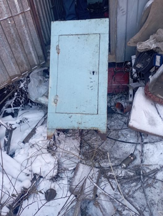 Продам шкафы железные
