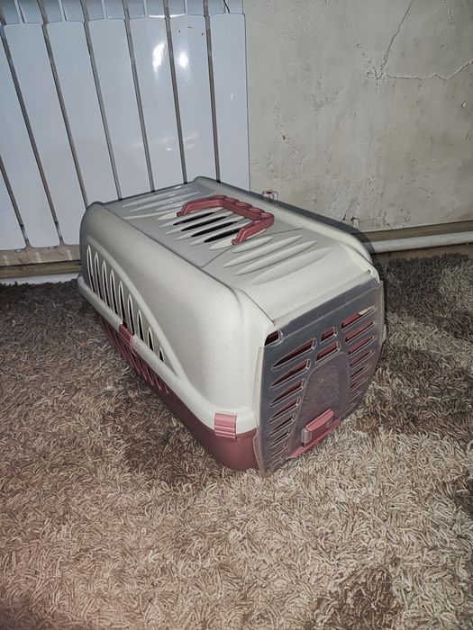 Переноска для кошек и собак