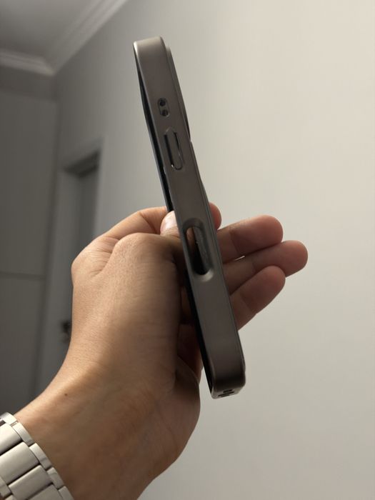 Чехол iphone 16 pro