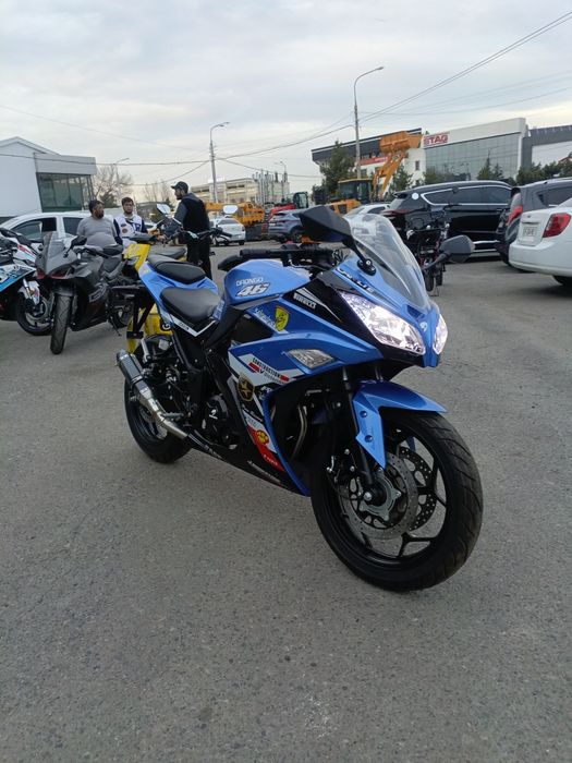 Yamaha r3 250cc в черно/синем окрасе