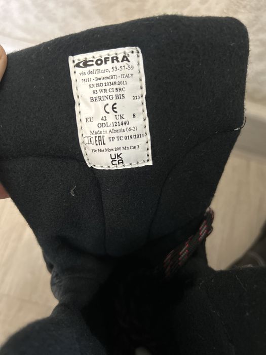 Продам новую спецботинку COFRA